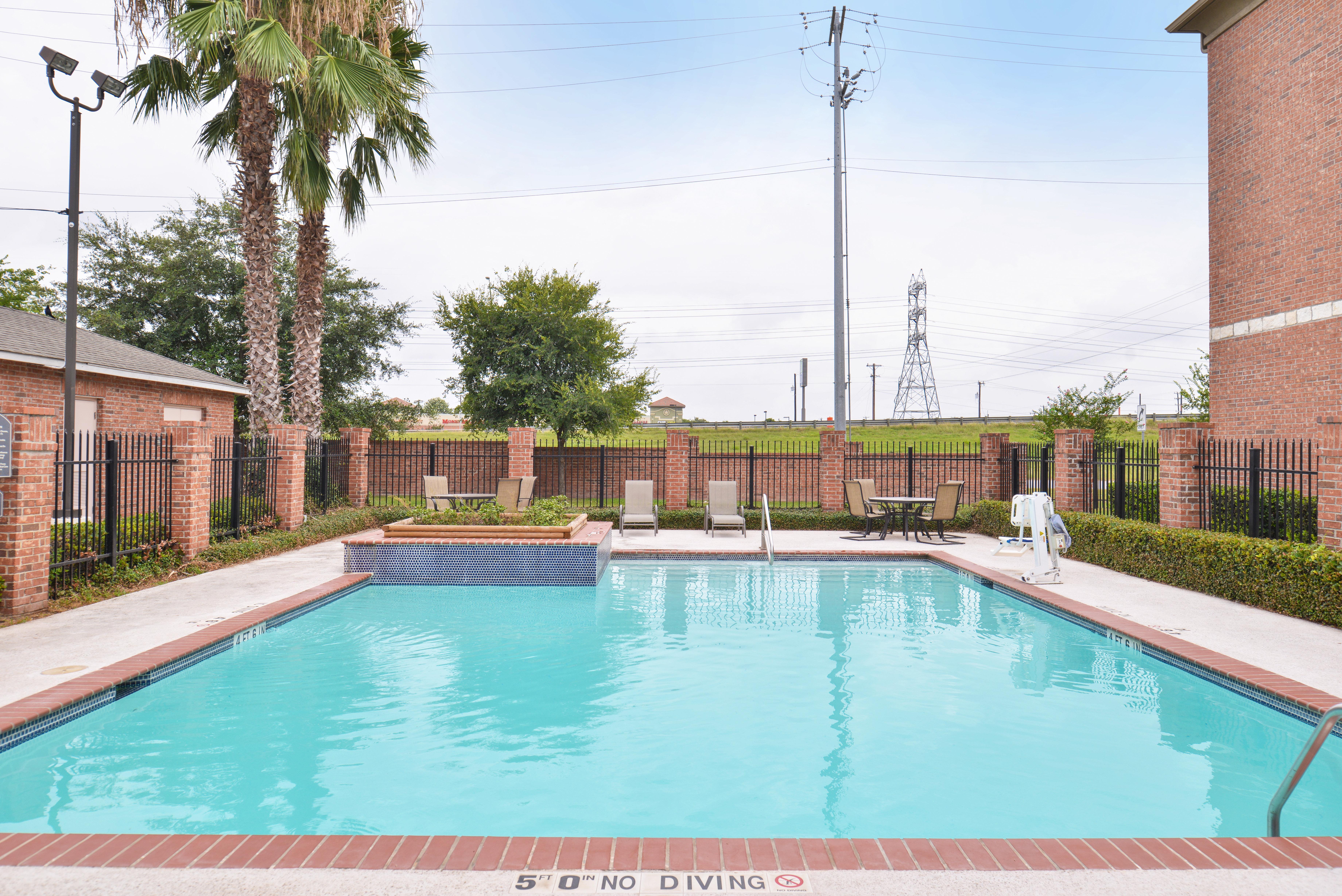 Holiday Inn Express & Suites San Antonio South מראה חיצוני תמונה