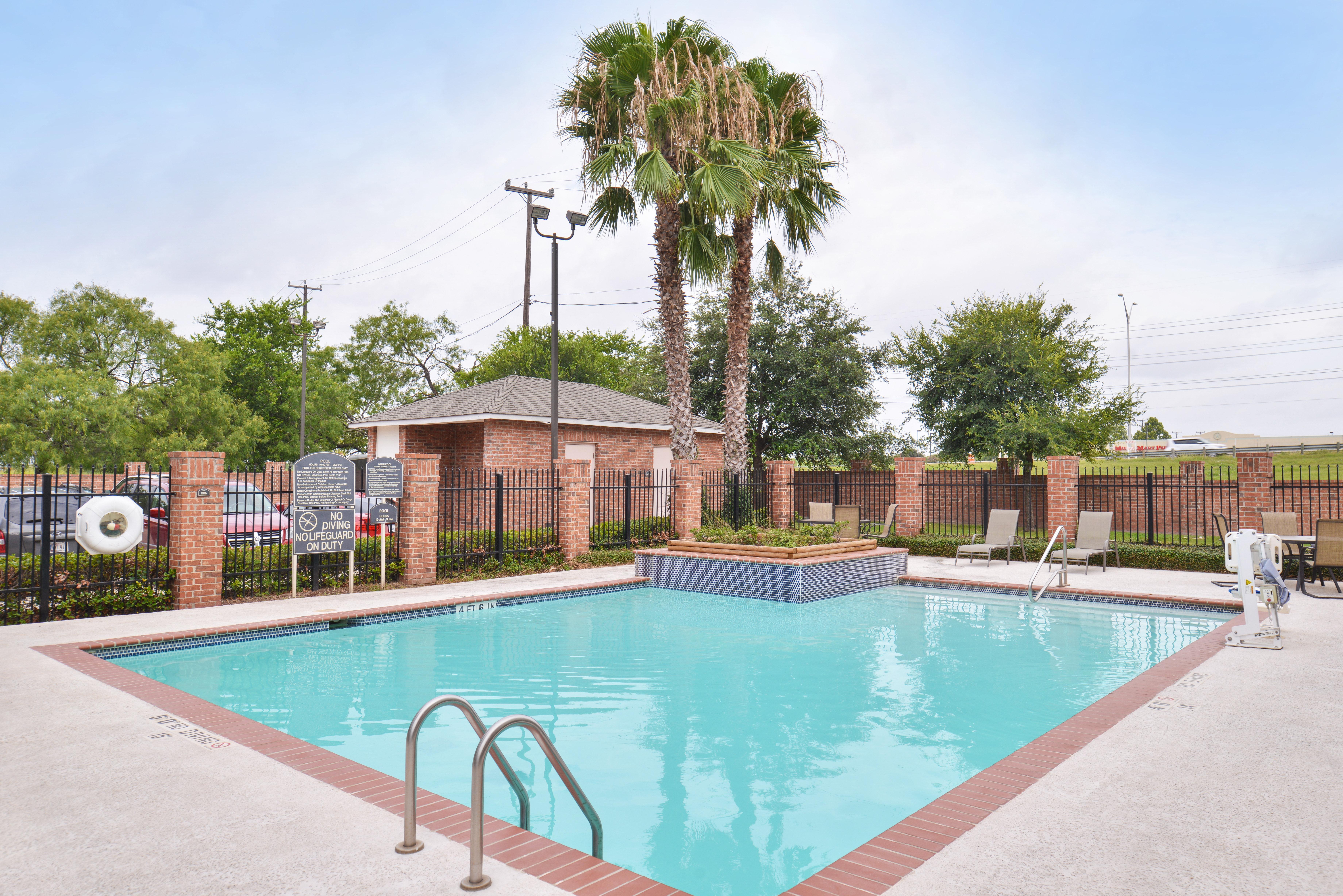 Holiday Inn Express & Suites San Antonio South מראה חיצוני תמונה