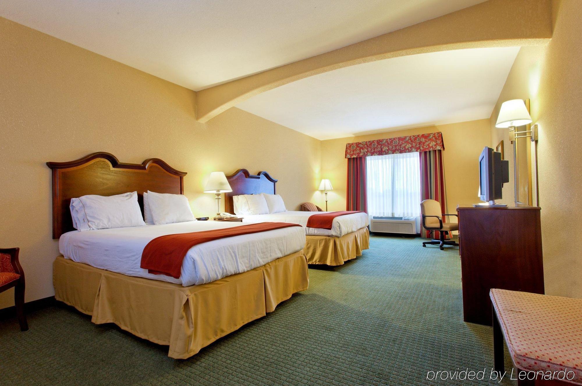 Holiday Inn Express & Suites San Antonio South מראה חיצוני תמונה